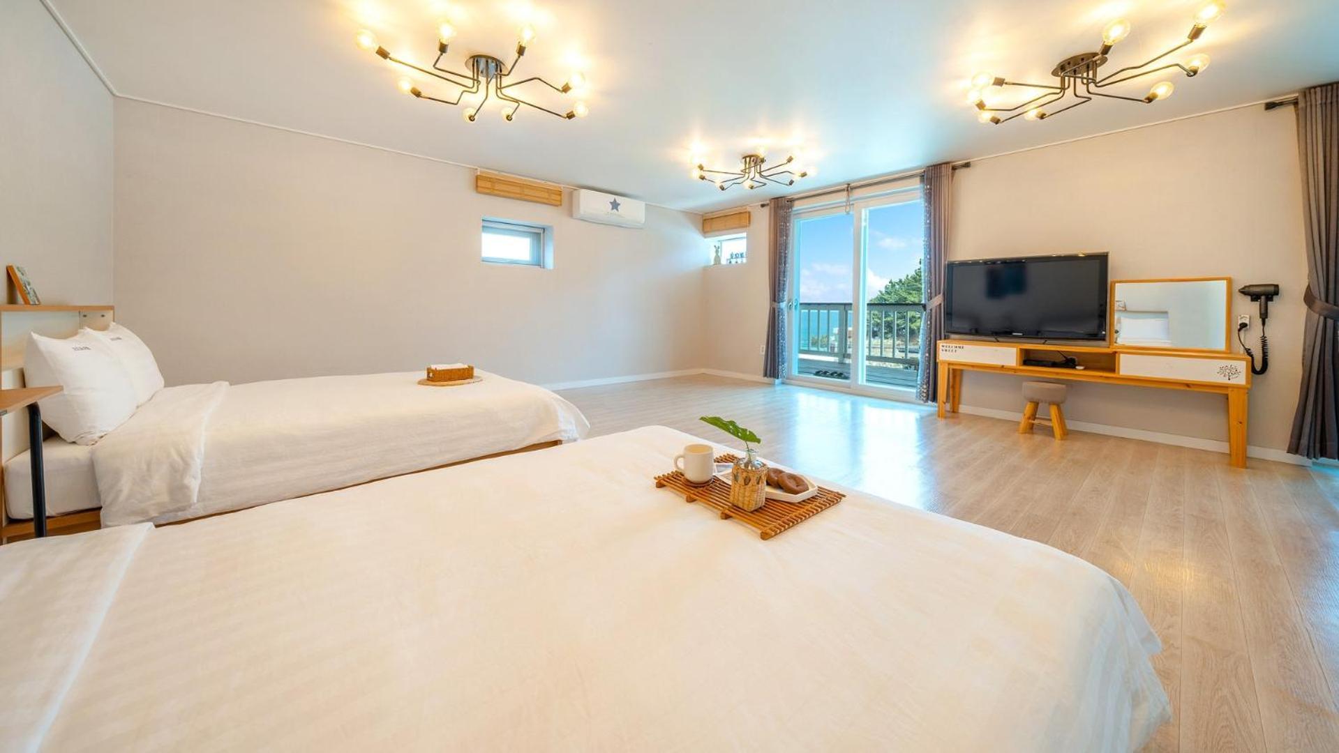 Goseong Araenmaru Pension Room photo